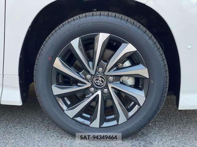 Toyota VOXY 2023-10 255805-11