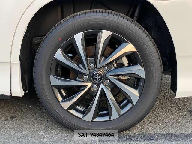 Toyota VOXY 2023-10 255805-9