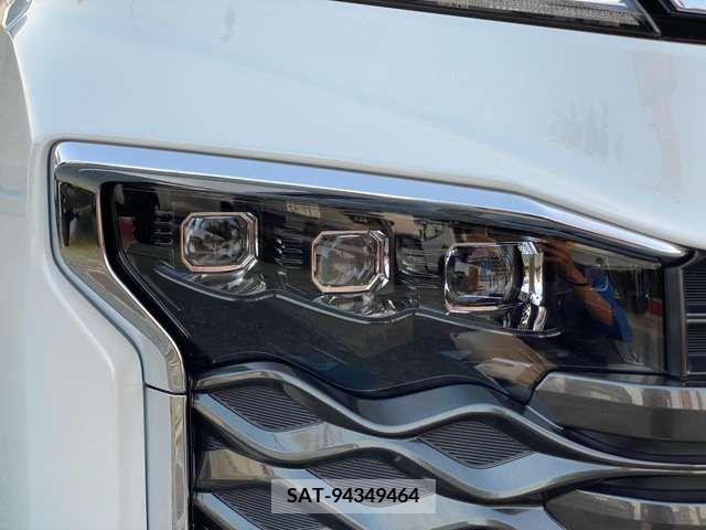 Toyota VOXY 2023-10 255805-13