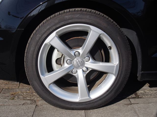 Audi A3 SEDAN 2015-12 196648-19