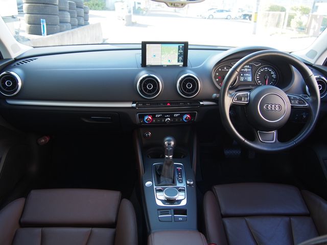 Audi A3 SEDAN 2015-12 196648-1