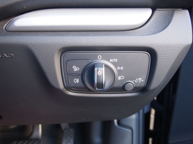 Audi A3 SEDAN 2015-12 196648-15