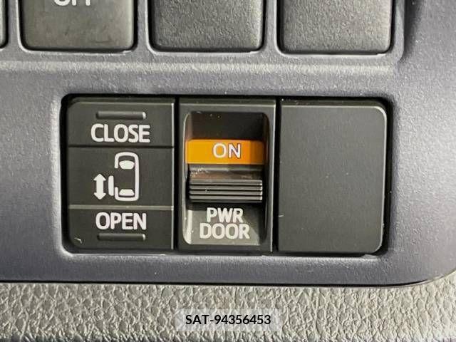 Toyota VOXY 2014-02 289104-5