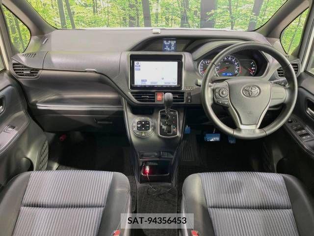 Toyota VOXY 2014-02 289104-1