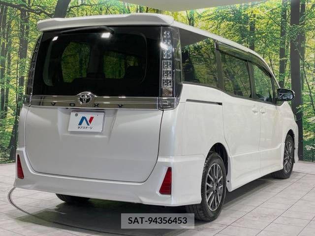 Toyota VOXY 2014-02 289104-17