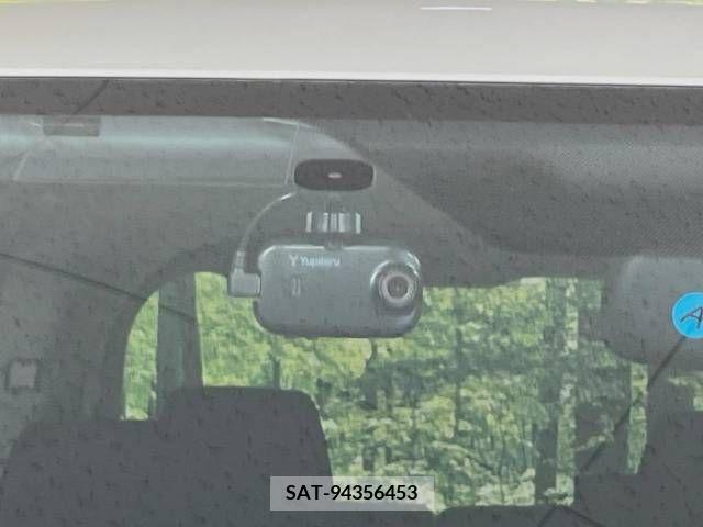 Toyota VOXY 2014-02 289104-7