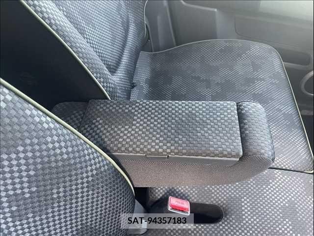 Suzuki HUSTLER 2019-05 272504-17