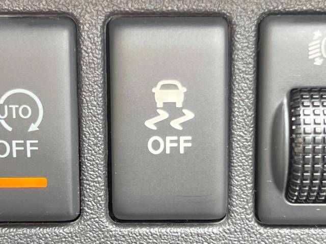 Nissan MARCH 2016-03 9953-5