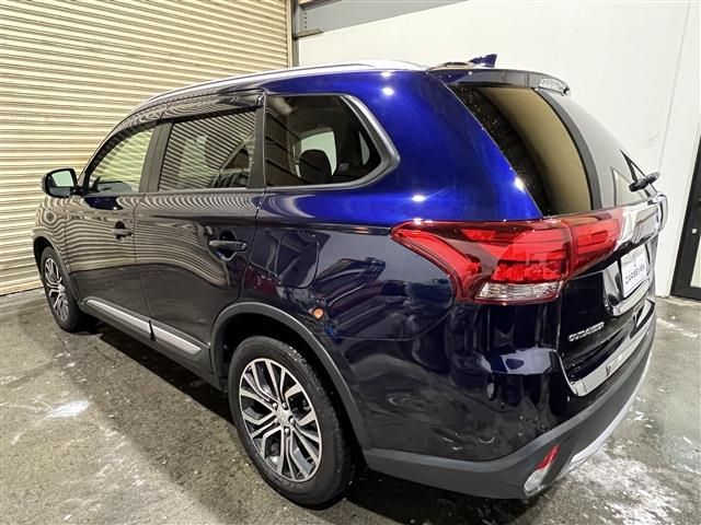 Mitsubishi OUTLANDER 2018-01 3813-6