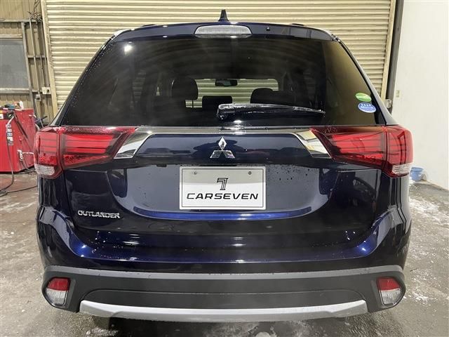 Mitsubishi OUTLANDER 2018-01 3813-5