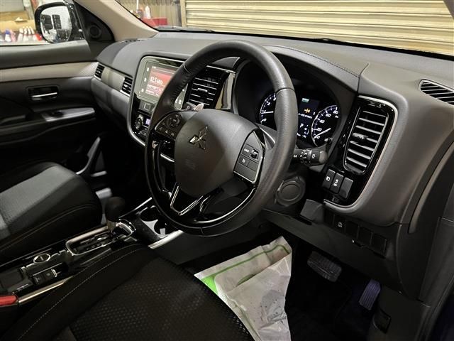 Mitsubishi OUTLANDER 2018-01 3813-12