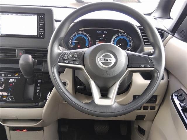 Nissan ROOX 2022-05 15875-3