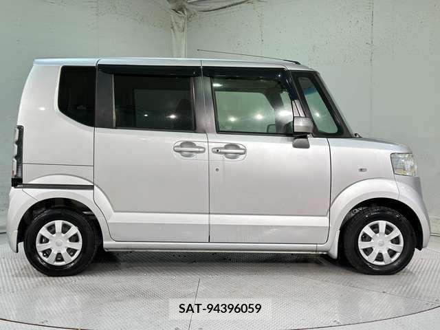 Honda N BOX 2012-04 306441-7
