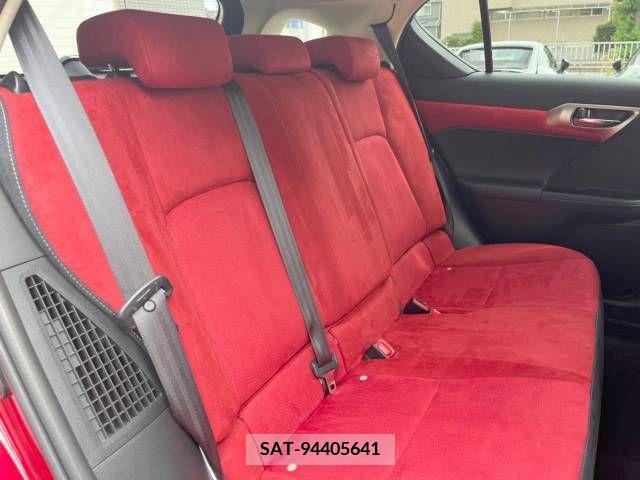 Lexus CT 2014-04 322657-9