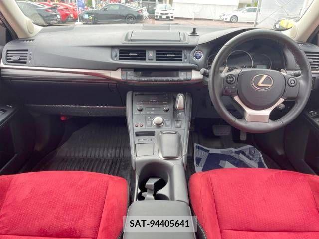 Lexus CT 2014-04 322657-1