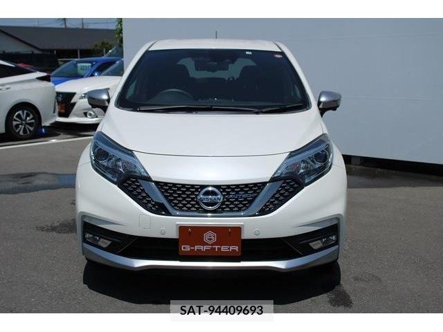 Nissan NOTE 2019-04 329610-6
