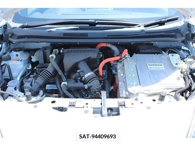 Nissan NOTE 2019-04 329610-18