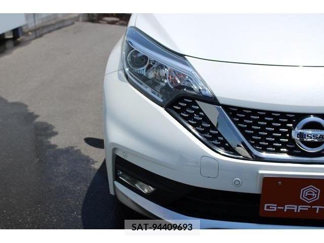 Nissan NOTE 2019-04 329610-11