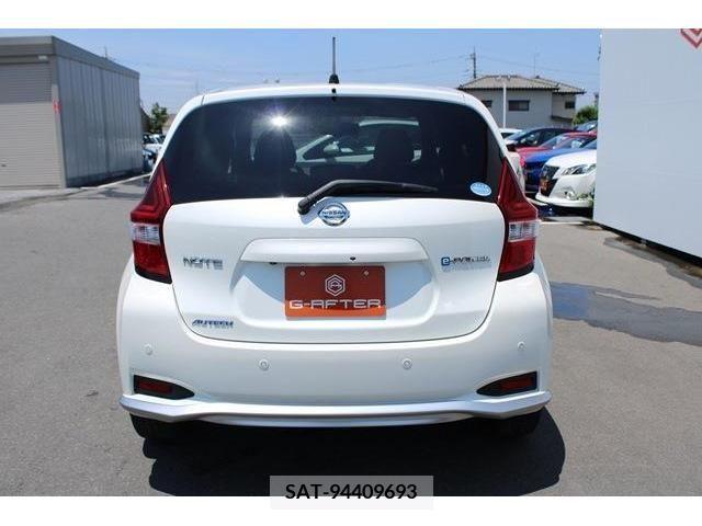Nissan NOTE 2019-04 329610-8