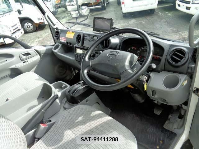 Hino DUTRO 2018-07 359467-2