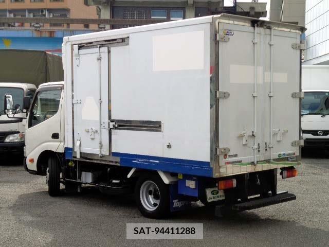 Hino DUTRO 2018-07 359467-1