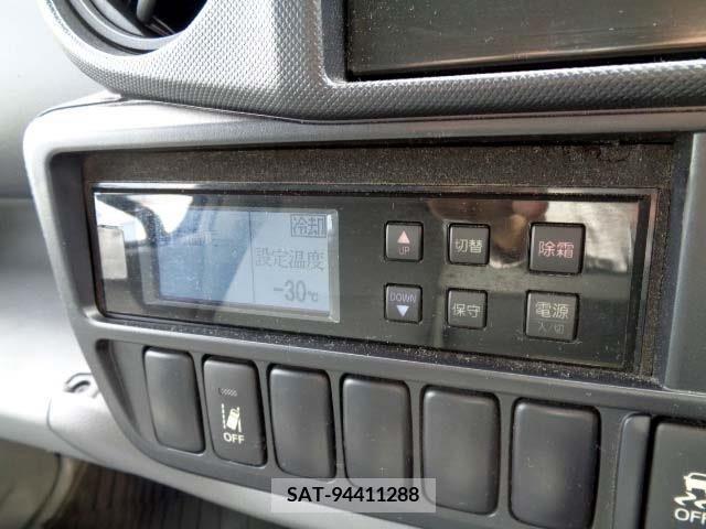 Hino DUTRO 2018-07 359467-7