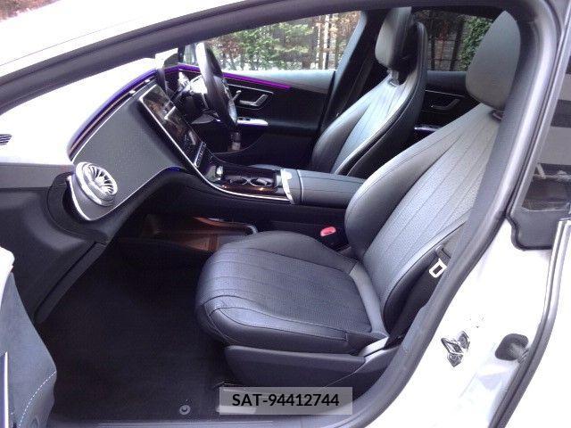 Mercedes Benz EQE 2022-10 212747-13