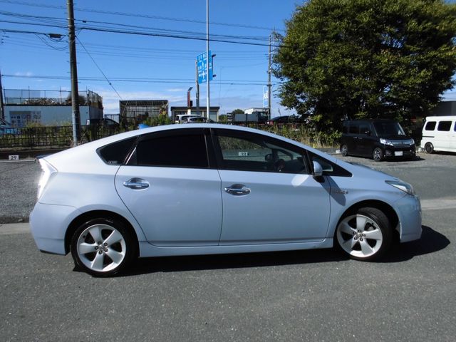 Toyota PRIUS 2009-06 18308-4