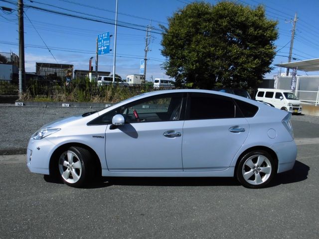 Toyota PRIUS 2009-06 18308-5