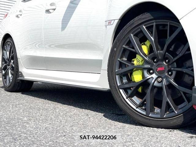 Subaru WRX STI 2017-11 208926-13