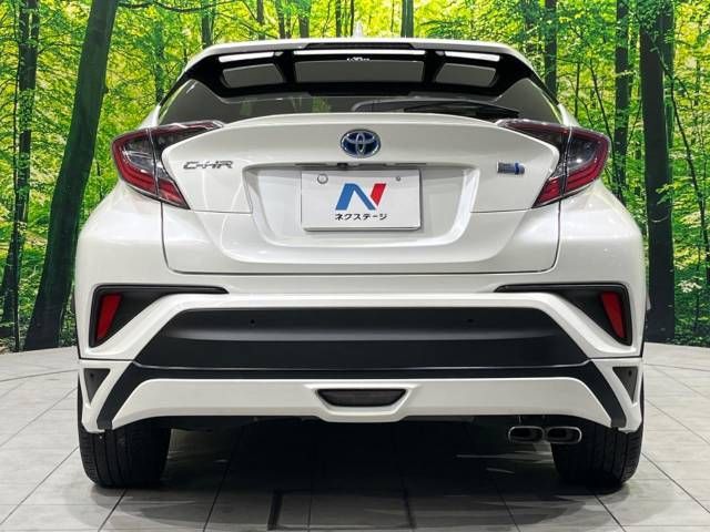 Toyota C-HR 2017-06 26899-15