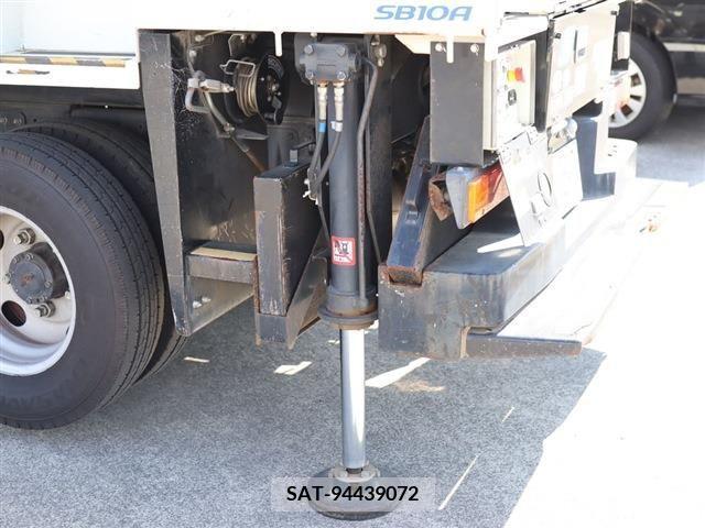 Mitsubishi CANTER 2017-11 357525-13