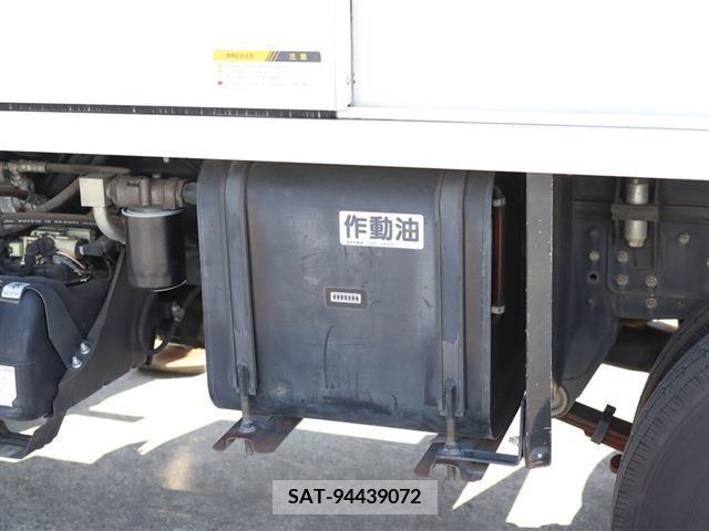 Mitsubishi CANTER 2017-11 357525-27