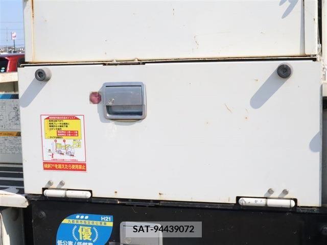 Mitsubishi CANTER 2017-11 357525-29