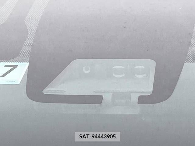 Toyota VOXY HYBRID 2017-07 349491-5