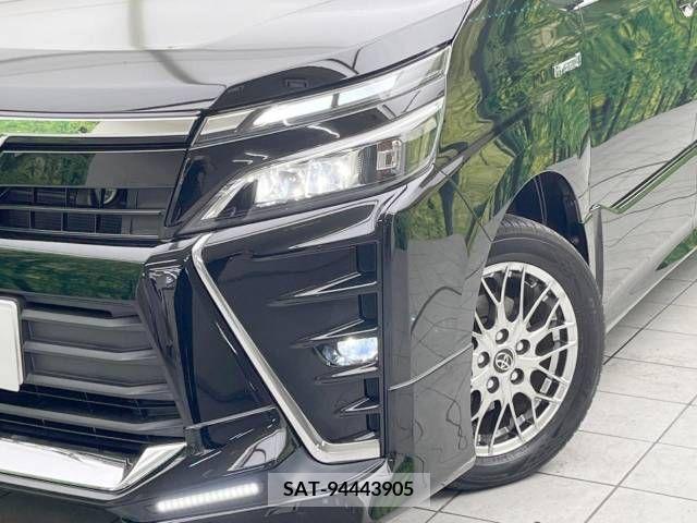 Toyota VOXY HYBRID 2017-07 349491-12