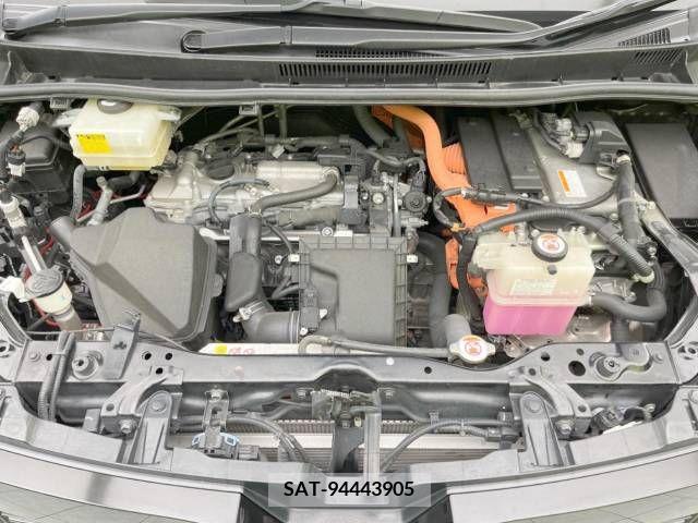 Toyota VOXY HYBRID 2017-07 349491-18