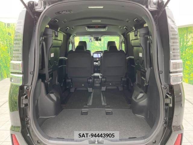 Toyota VOXY HYBRID 2017-07 349491-10