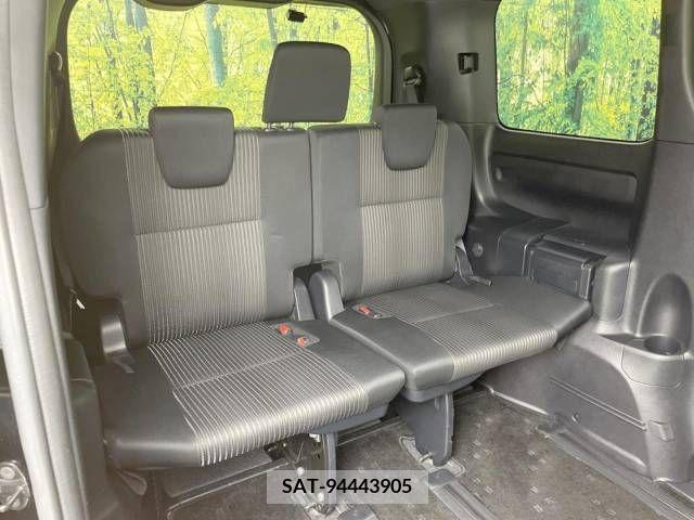 Toyota VOXY HYBRID 2017-07 349491-9