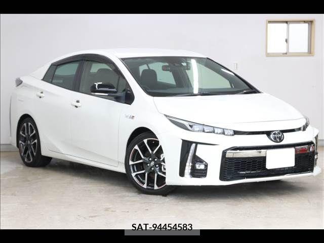 Toyota PRIUS PHV 2019-06 386153-1