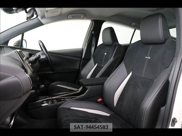Toyota PRIUS PHV 2019-06 386153-18