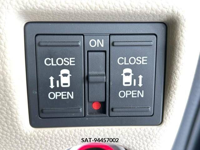 Honda N BOX 2018-06 306993-5