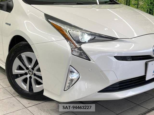 Toyota PRIUS 2018-02 210252-12