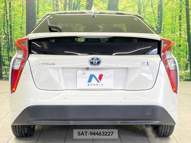Toyota PRIUS 2018-02 210252-15