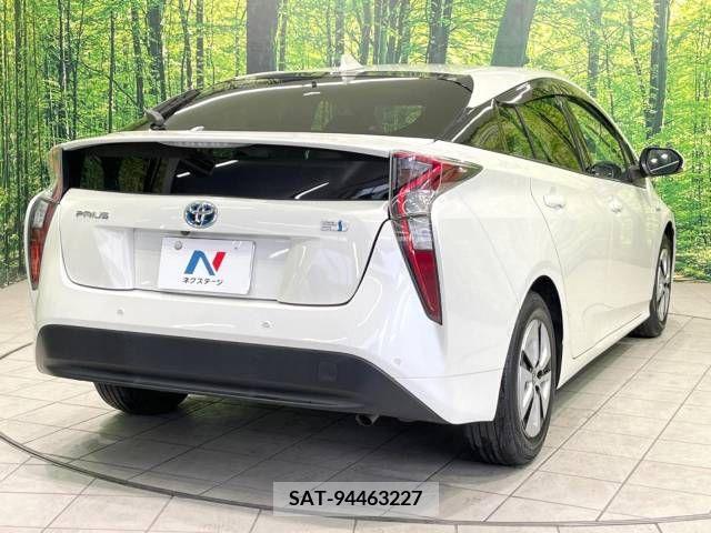 Toyota PRIUS 2018-02 210252-17