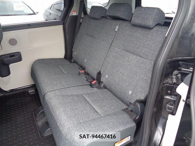 Toyota SIENTA 2023-02 313289-6