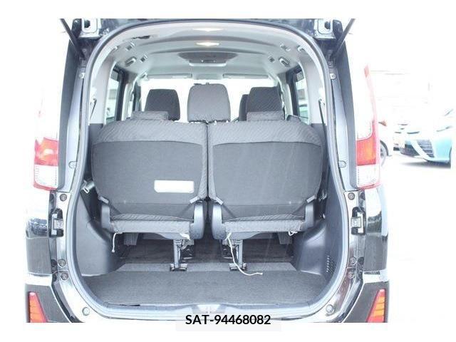 Toyota NOAH 2015-09 279507-17