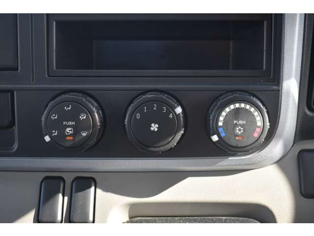 Mitsubishi CANTER 2016-09 18198-15