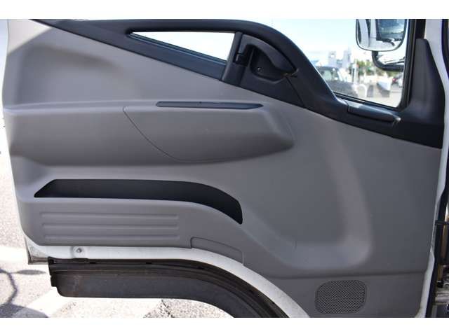 Mitsubishi CANTER 2016-09 18198-6