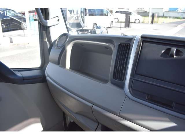 Mitsubishi CANTER 2016-09 18198-16